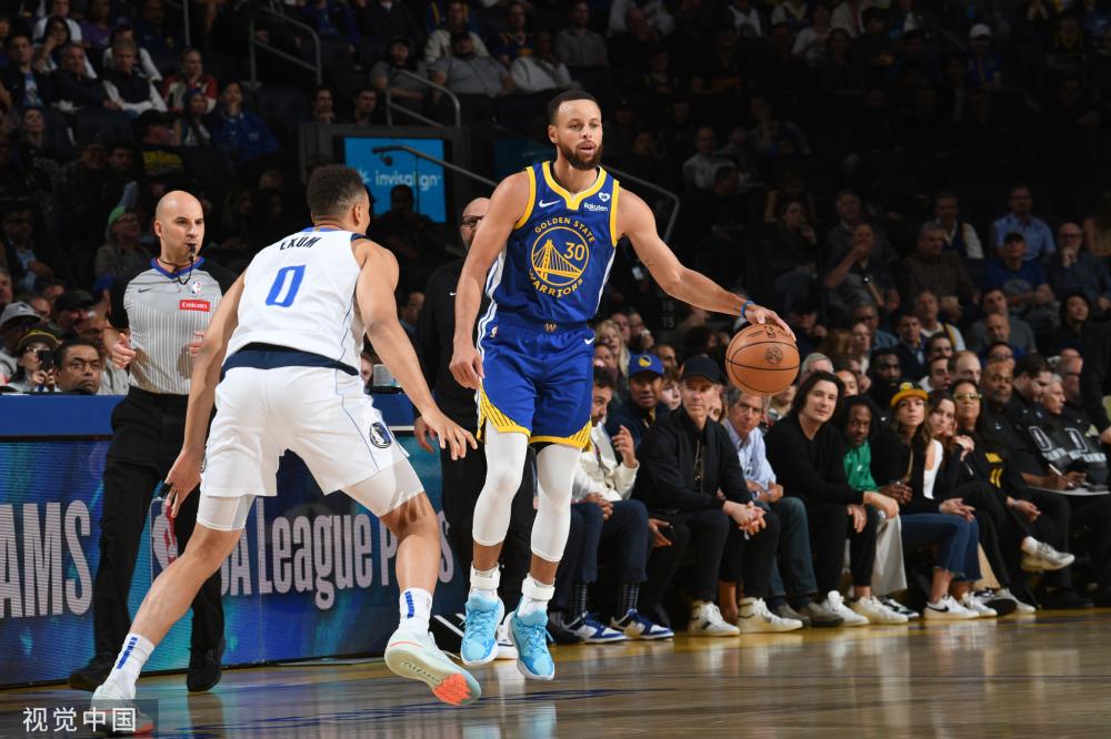 观看比赛的 观看比赛的